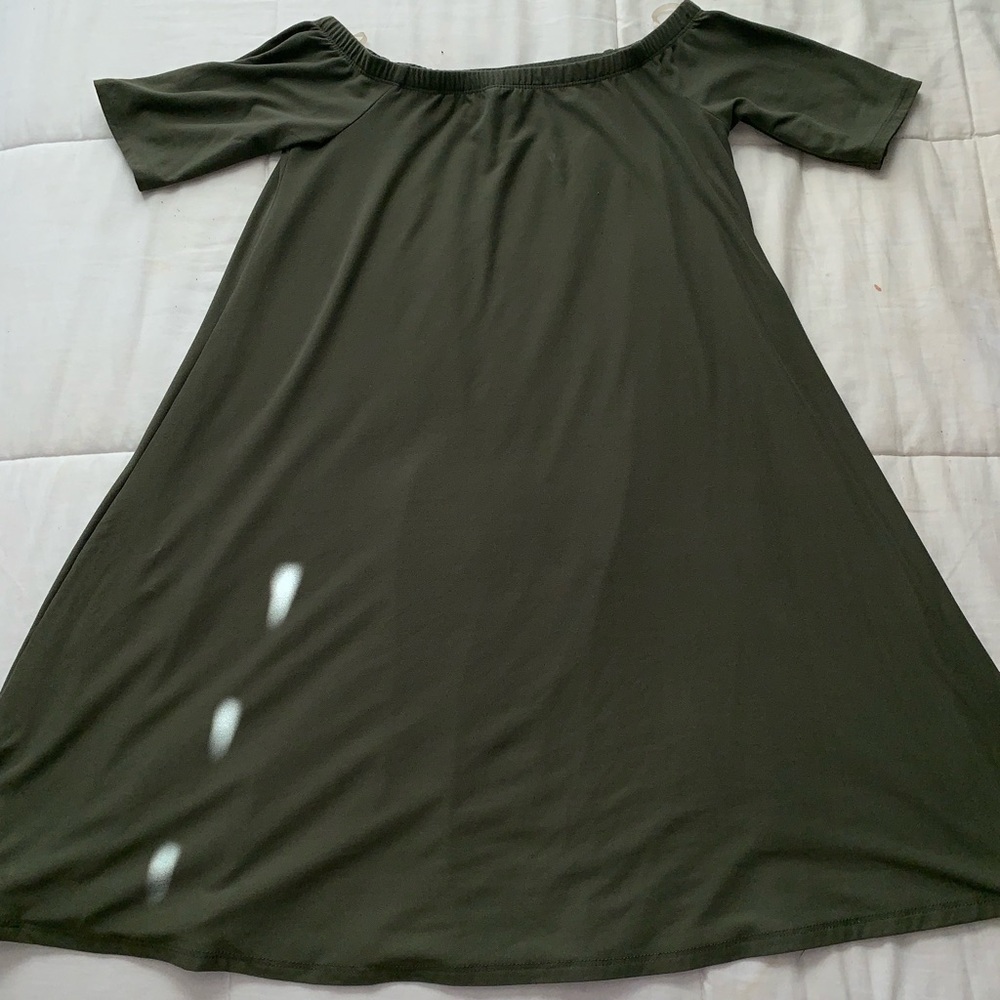 Macy’s Lose Fitted Olive Green Dress